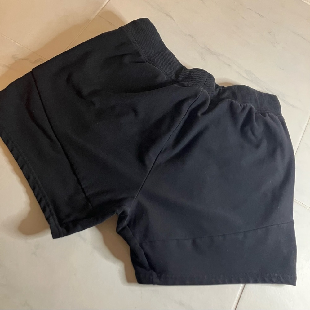 Gymshark Black sweatshirt material Athletic Shorts. Waist tie. Zipper pockets. - Picture 5 of 10